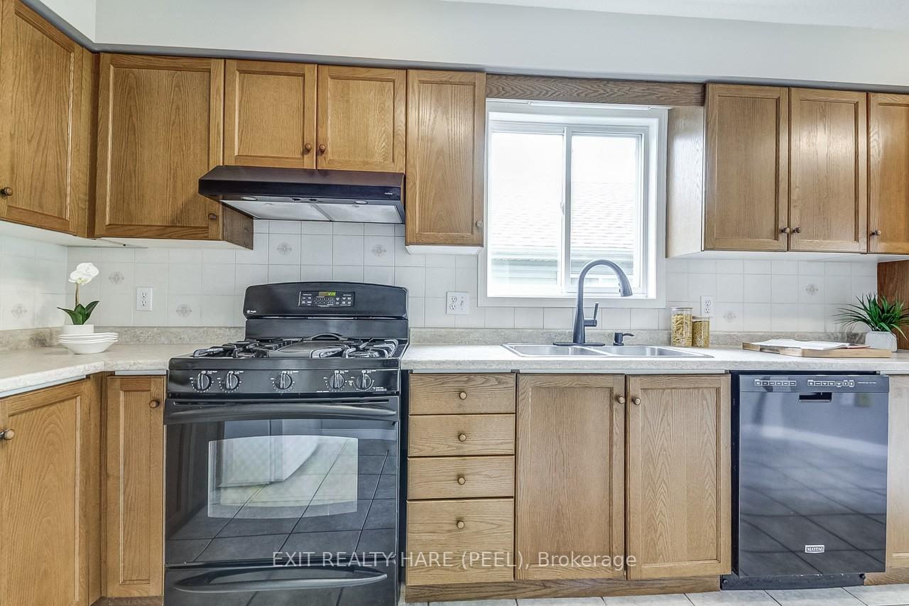 Photo 27 of 24 O'Connor Lane, Guelph, Grange Road — HOMEH