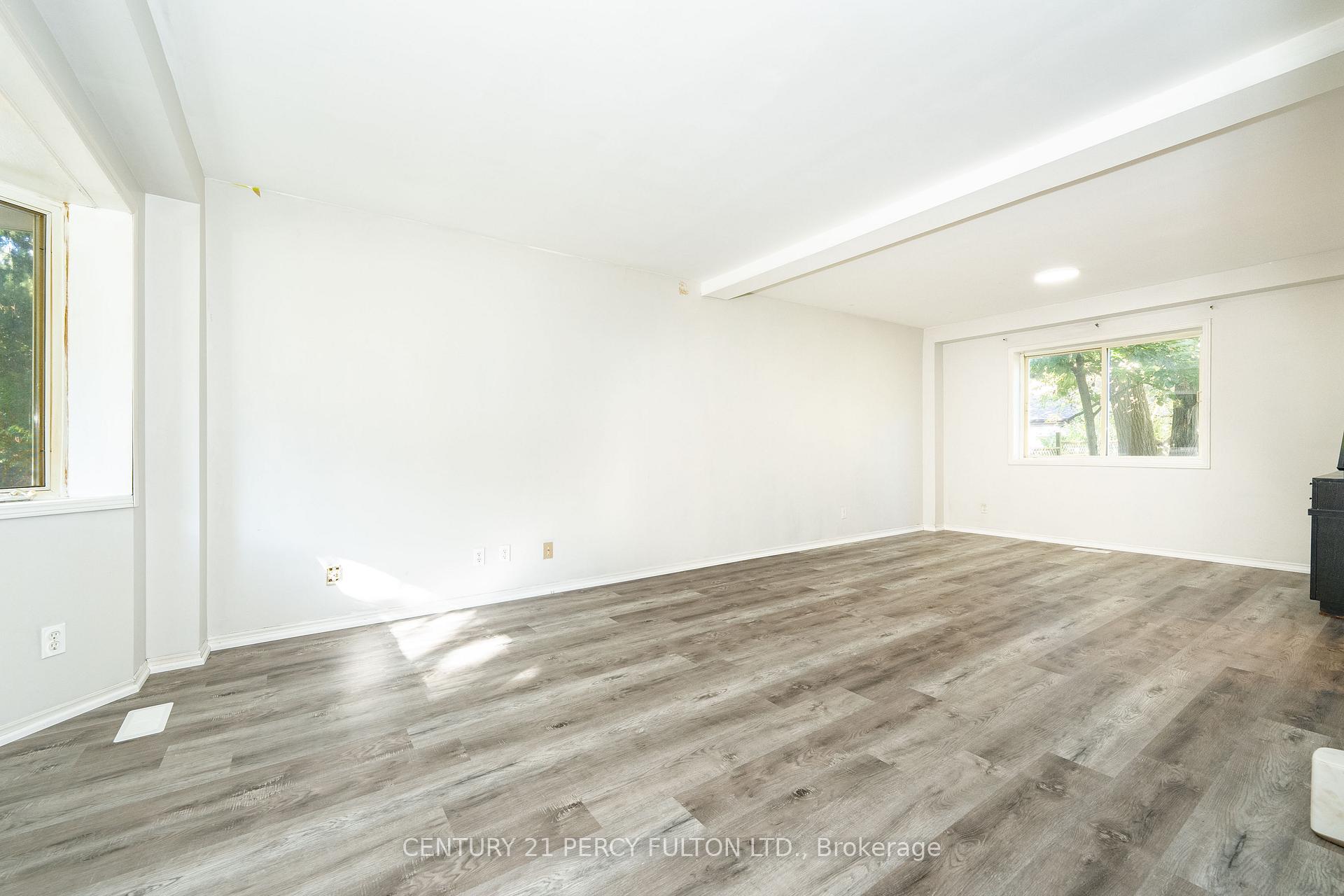 Photo 2 of 66 Twyn Rivers Drive, Pickering, Rougemount — HOMEH