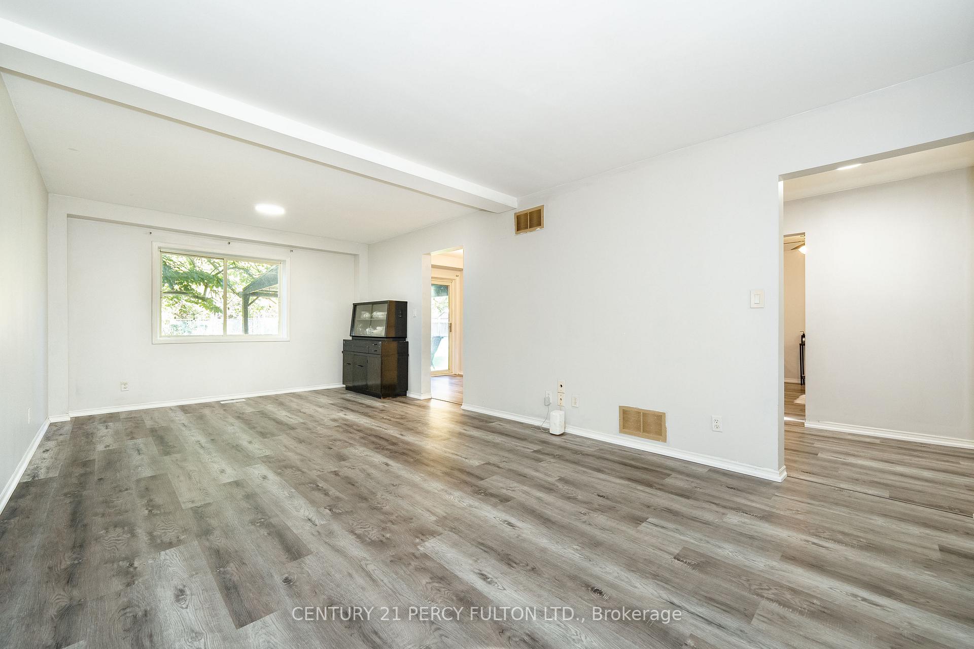 Photo 9 of 66 Twyn Rivers Drive, Pickering, Rougemount — HOMEH