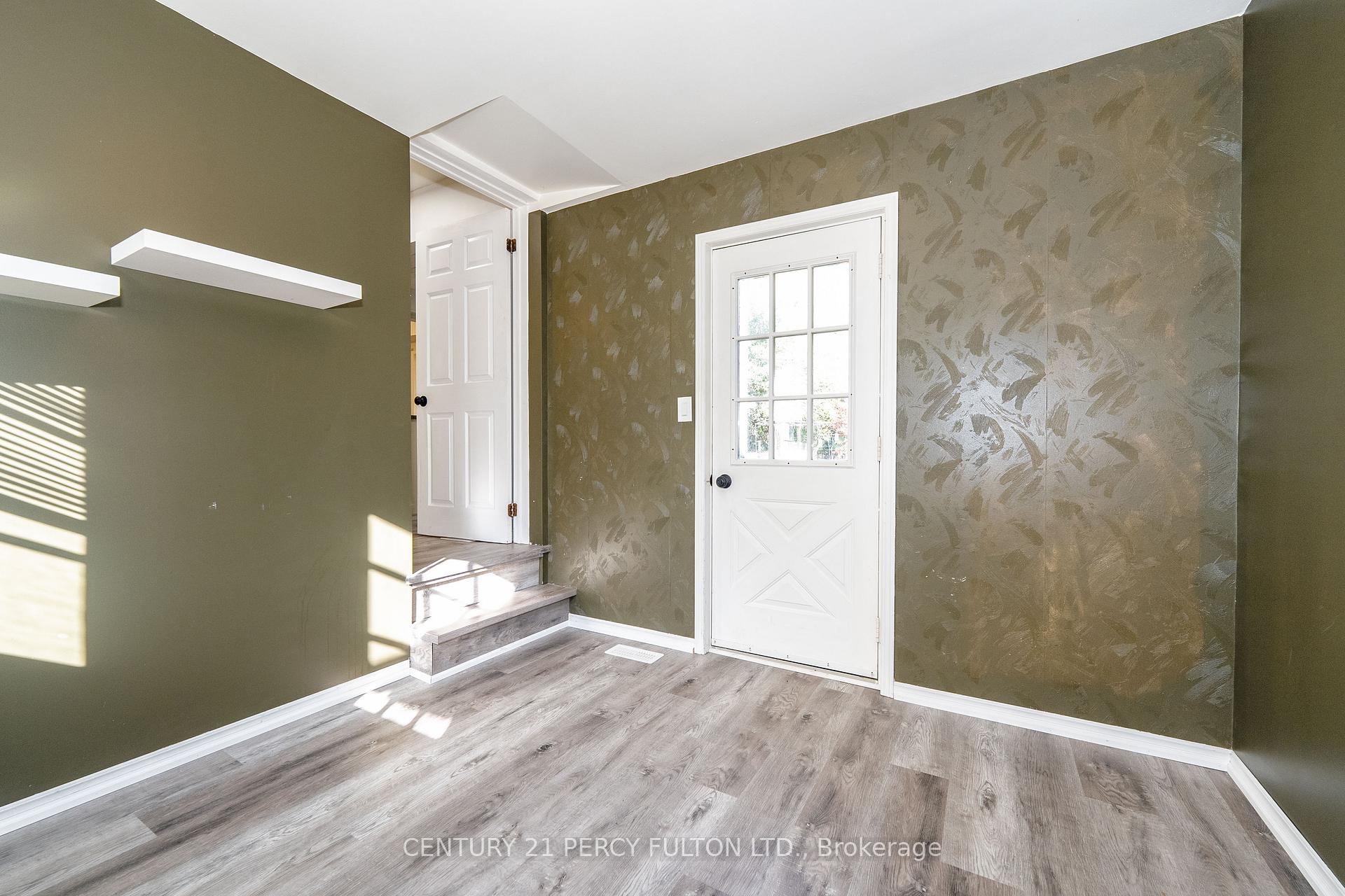 Photo 3 of 66 Twyn Rivers Drive, Pickering, Rougemount — HOMEH