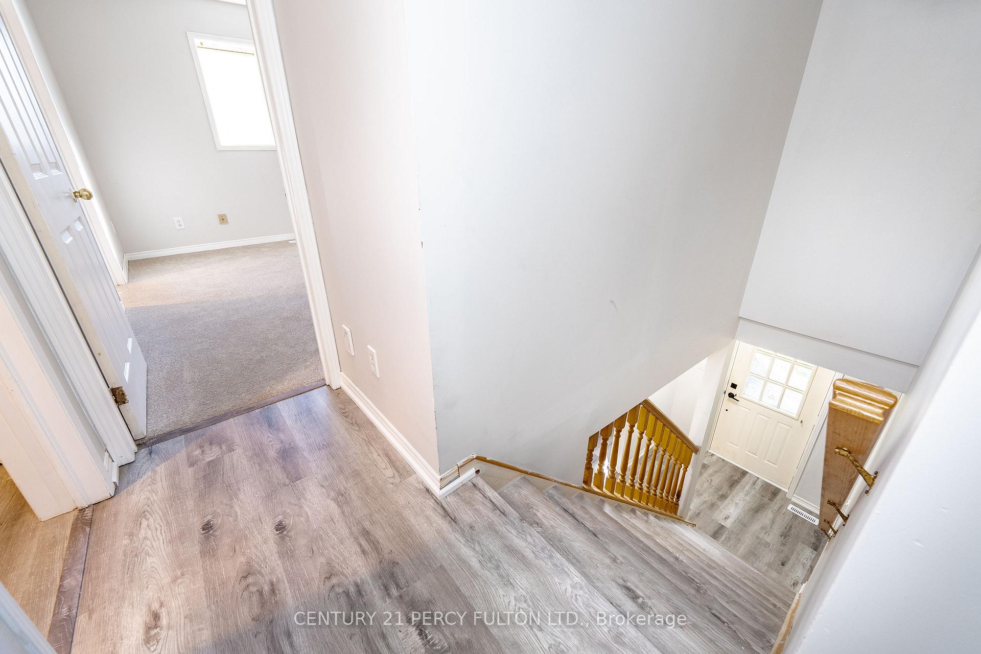 Photo 4 of 66 Twyn Rivers Drive, Pickering, Rougemount — HOMEH
