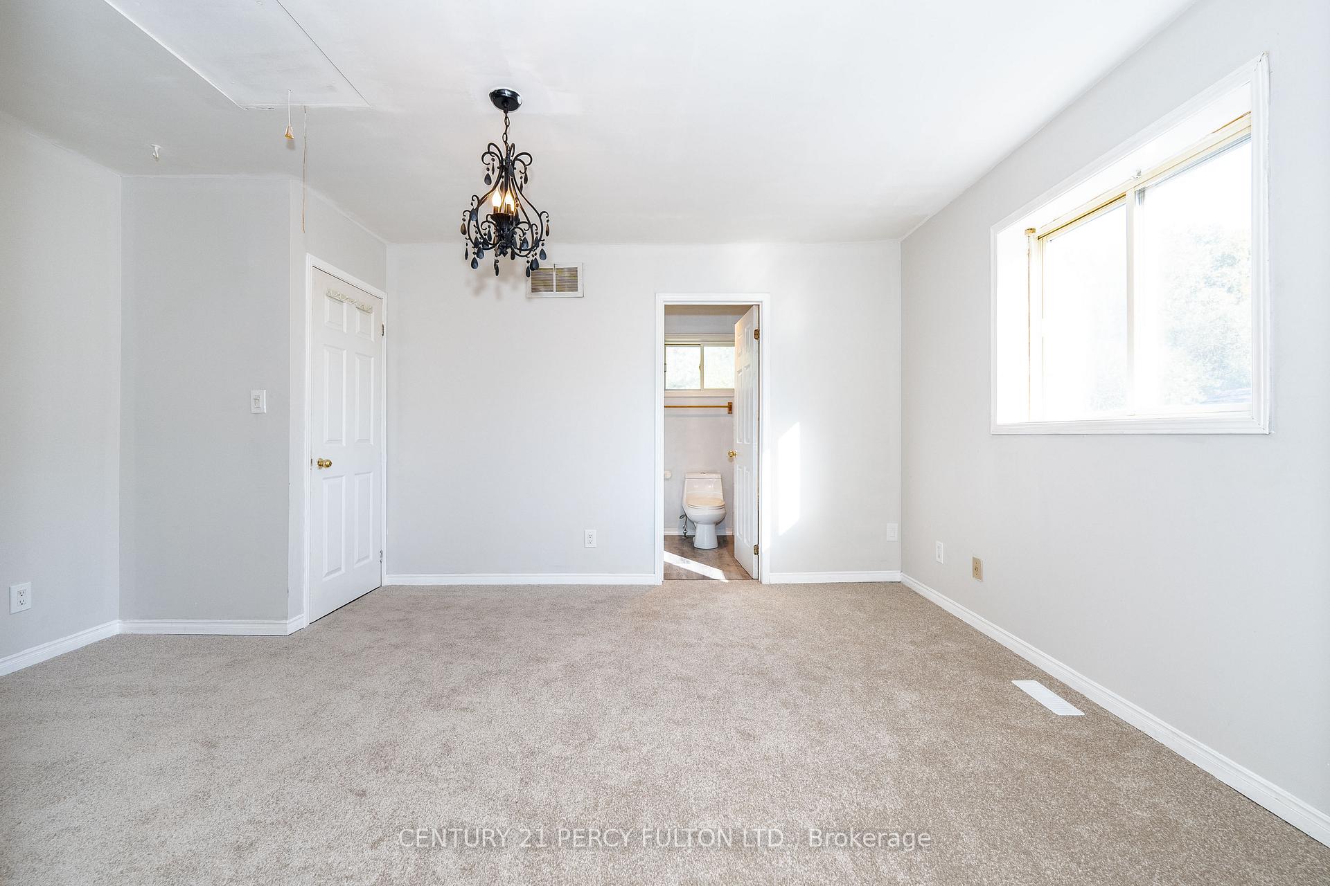 Photo 23 of 66 Twyn Rivers Drive, Pickering, Rougemount — HOMEH