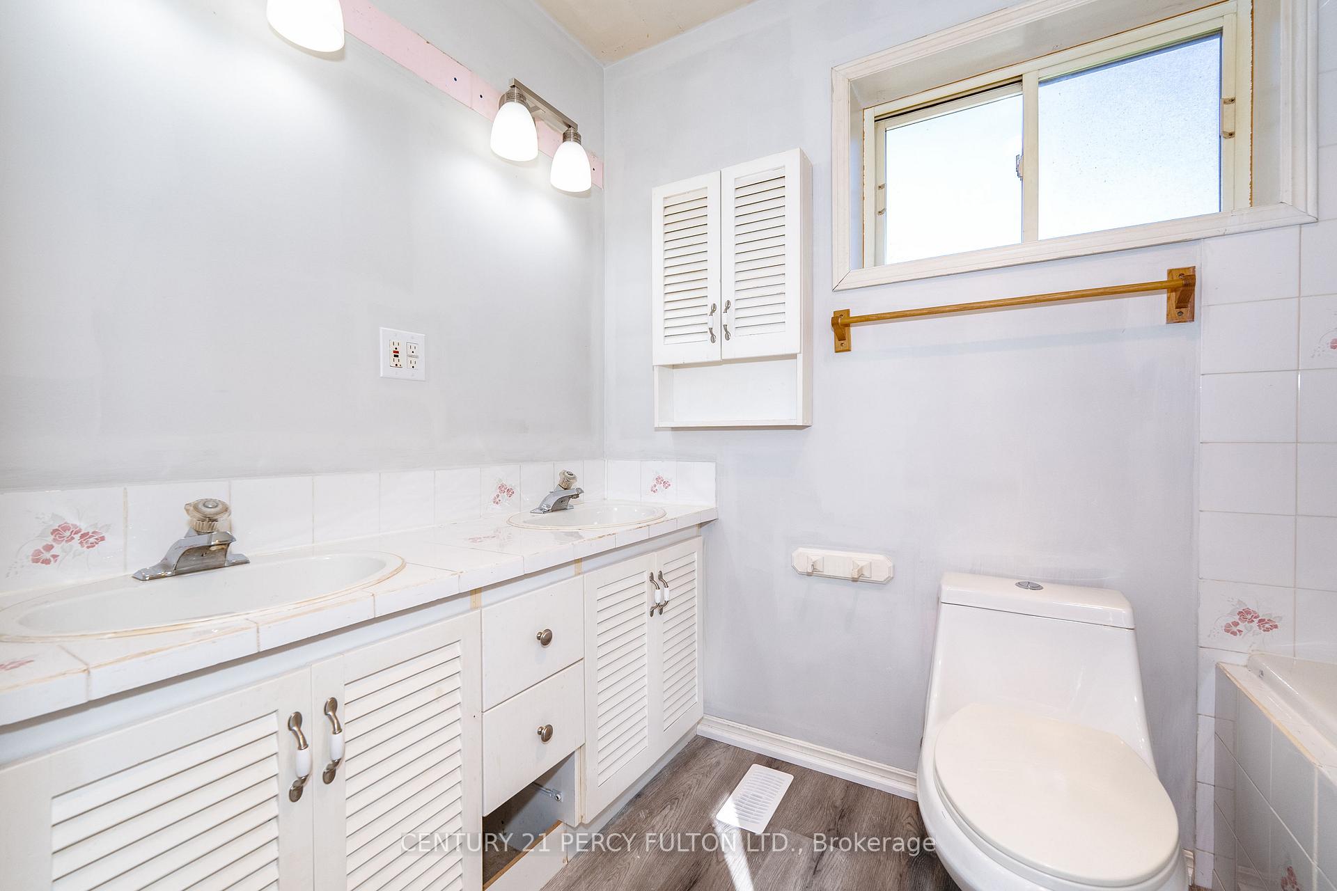 Photo 31 of 66 Twyn Rivers Drive, Pickering, Rougemount — HOMEH