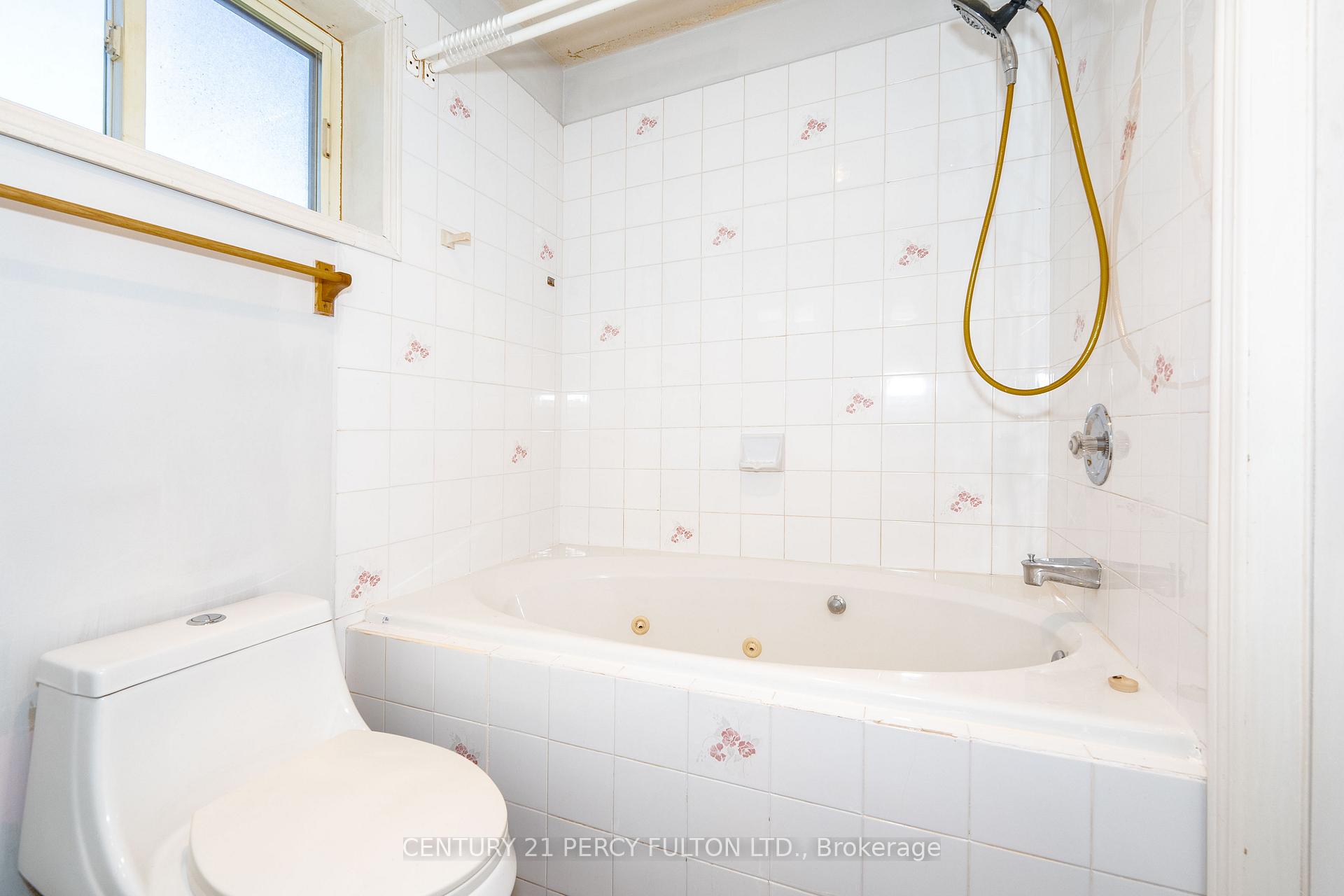 Photo 16 of 66 Twyn Rivers Drive, Pickering, Rougemount — HOMEH