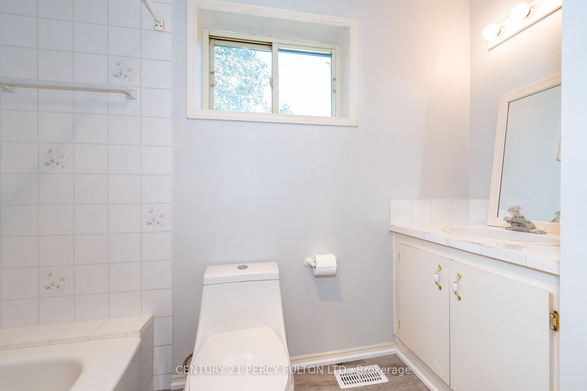 Photo 24 of 66 Twyn Rivers Drive, Pickering, Rougemount — HOMEH