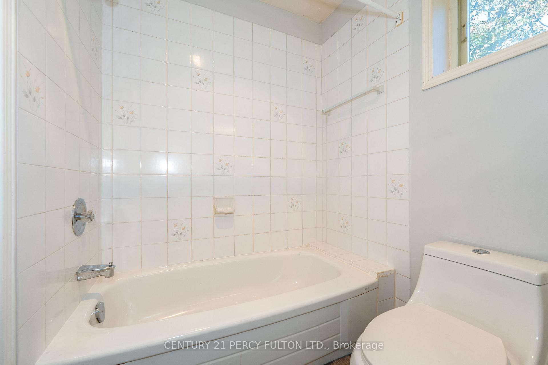 Photo 28 of 66 Twyn Rivers Drive, Pickering, Rougemount — HOMEH