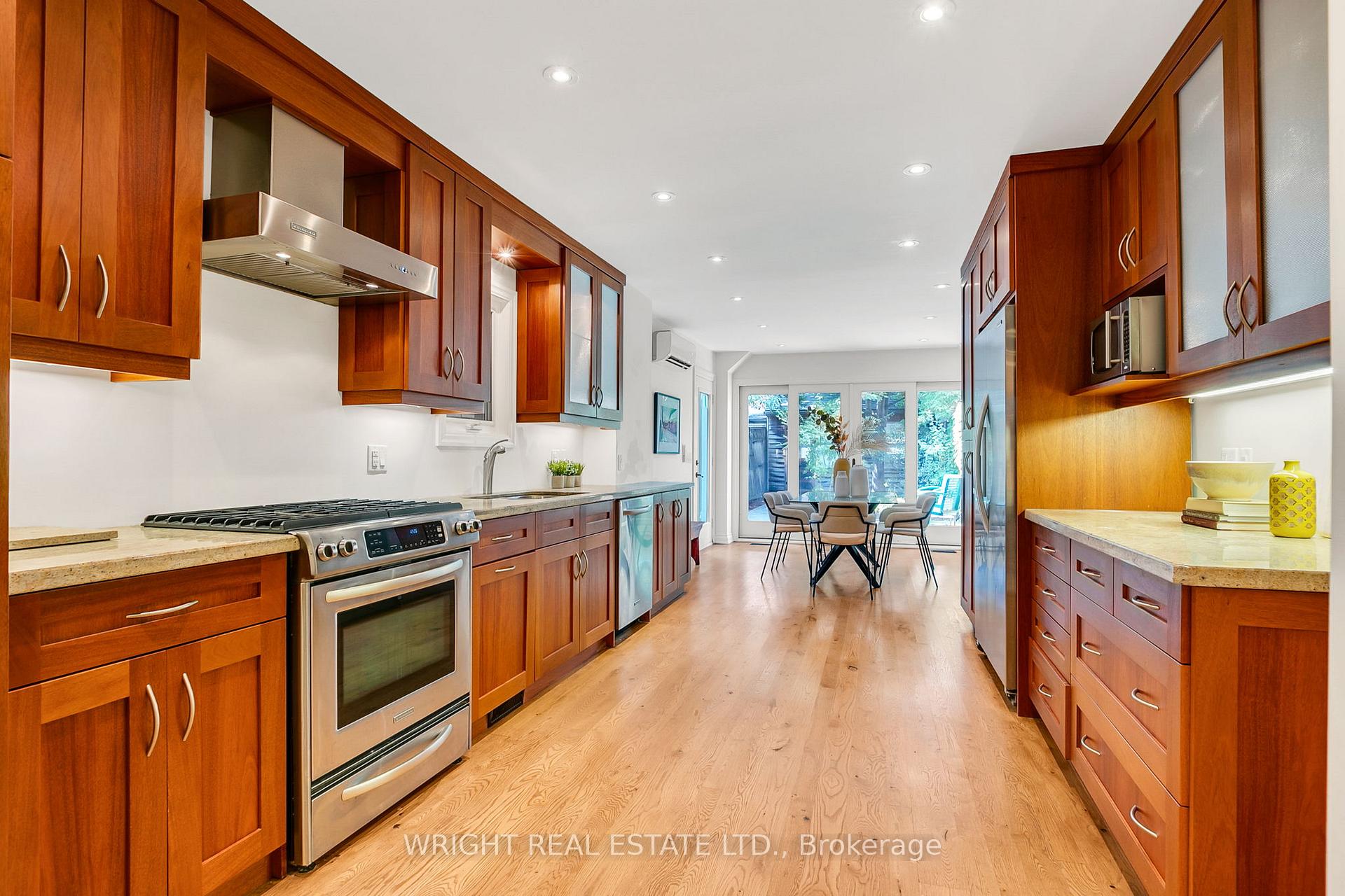 Photo 17 of 164 Brunswick Avenue, Toronto, University — HOMEH