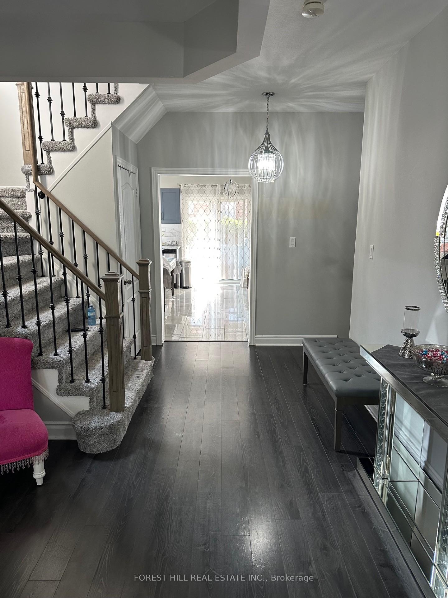 Photo 5 of 43 Park Place Drive, Markham, Greensborough — HOMEH