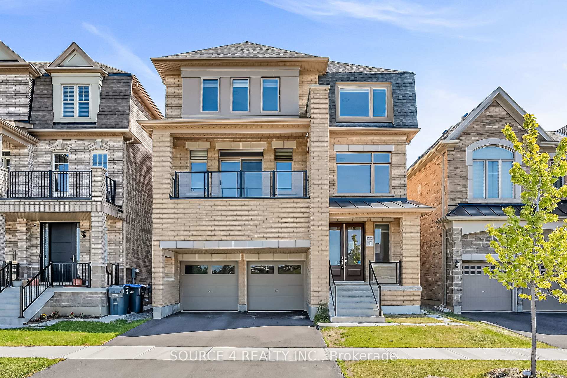 Front of 269 Thornbush Boulevard