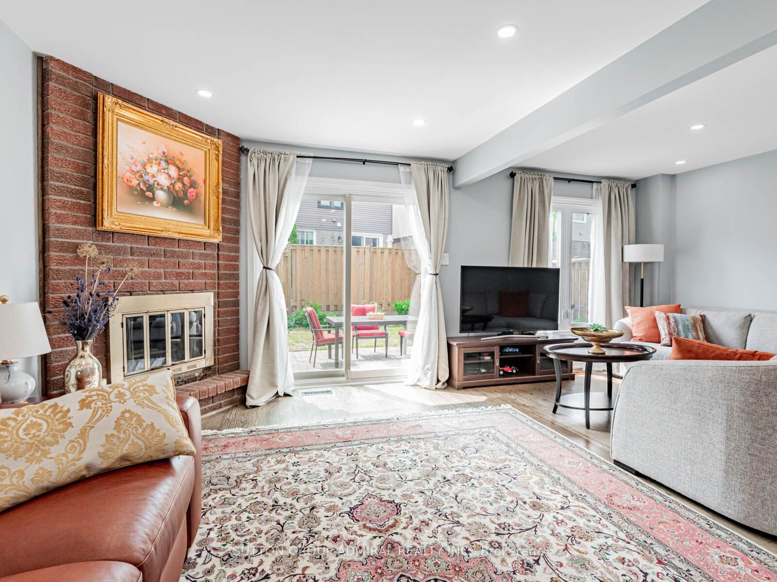 Photo 12 of 36 Spyglass Hill Road, Vaughan, Glen Shields — HOMEH
