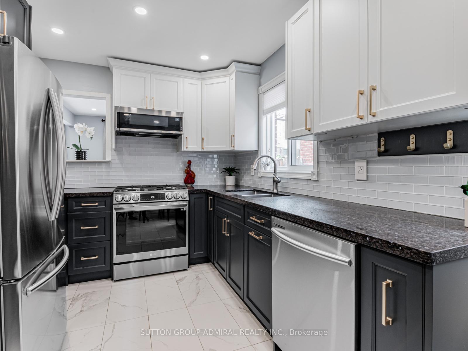 Photo 11 of 36 Spyglass Hill Road, Vaughan, Glen Shields — HOMEH