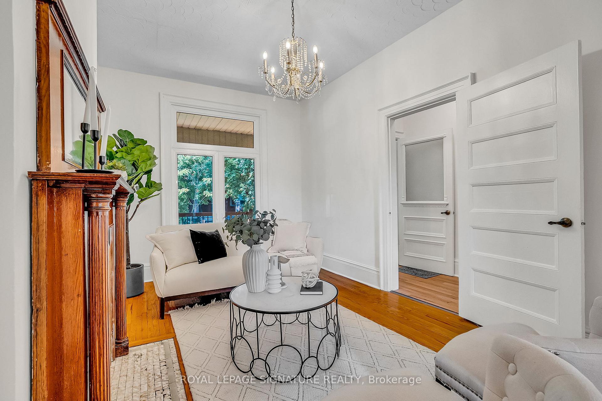Photo 6 of 667 Shaw Street, Toronto, Palmerston-Little Italy — HOMEH