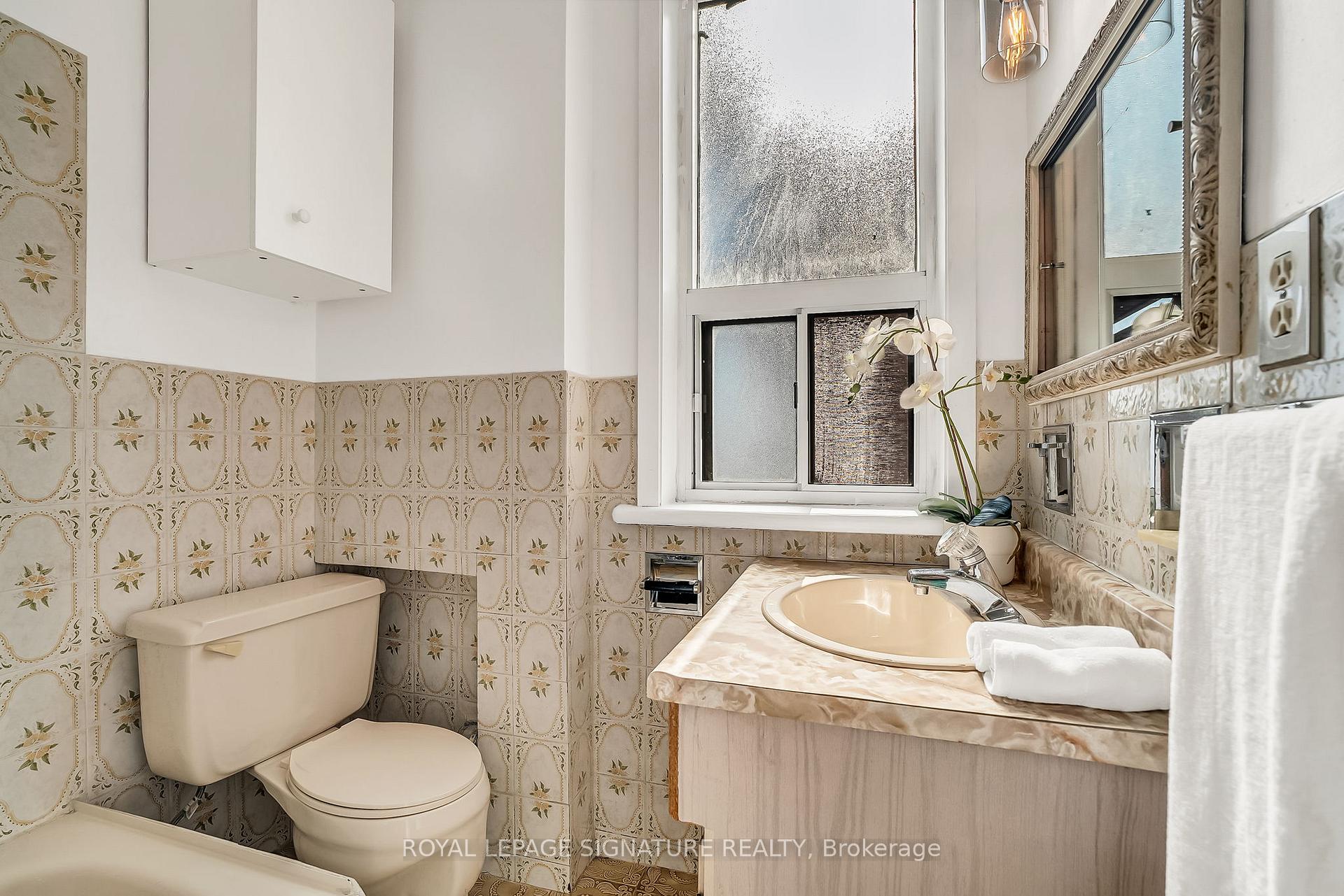 Photo 34 of 667 Shaw Street, Toronto, Palmerston-Little Italy — HOMEH
