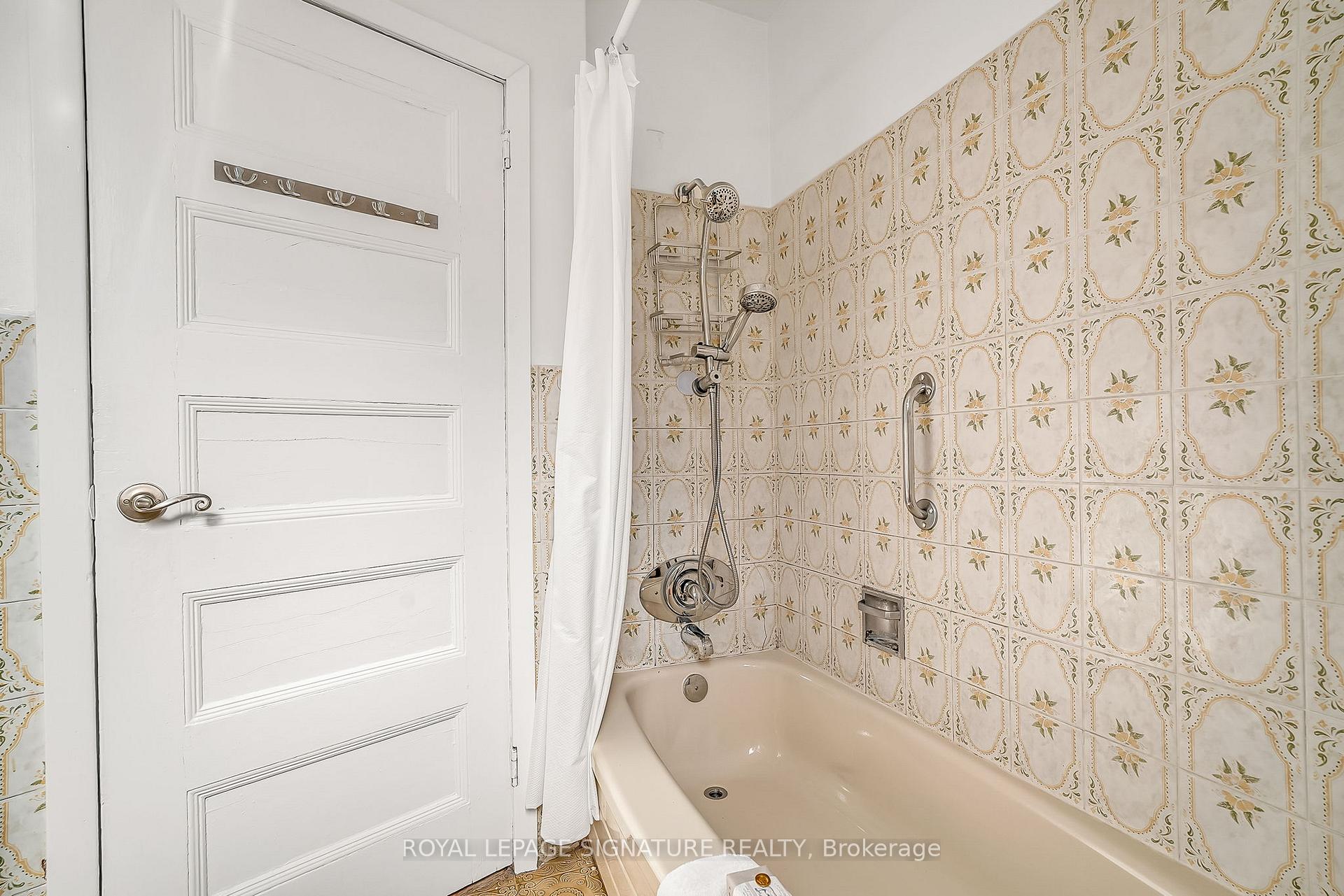 Photo 24 of 667 Shaw Street, Toronto, Palmerston-Little Italy — HOMEH
