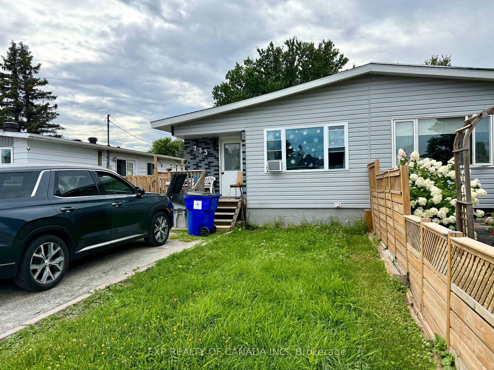 Front of 735 Denise Street
