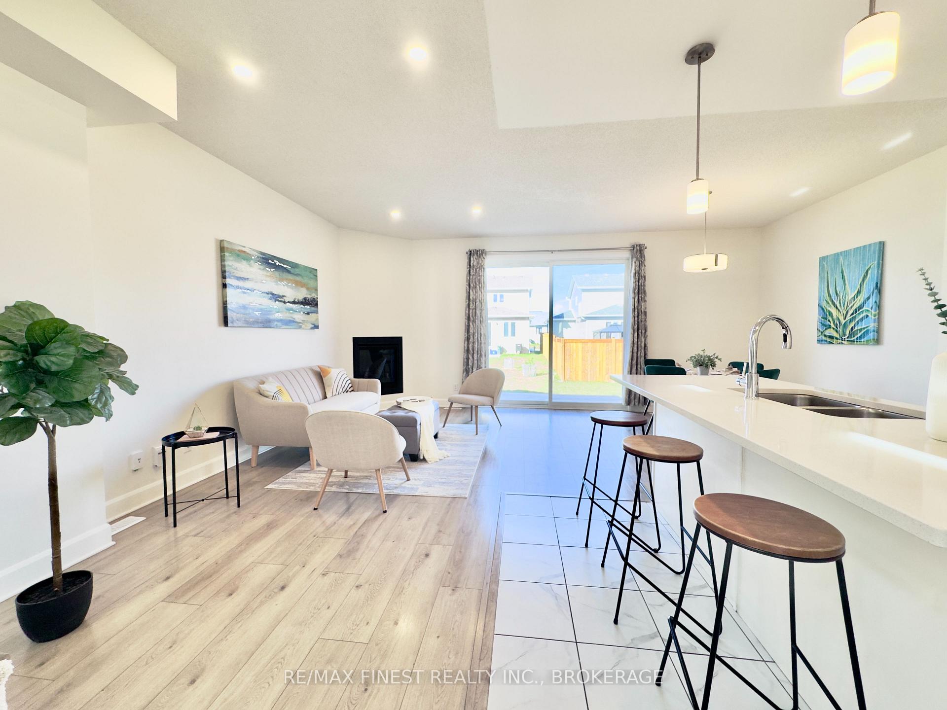 Photo 2 of 1391 Andersen Drive, Kingston, City Northwest — HOMEH