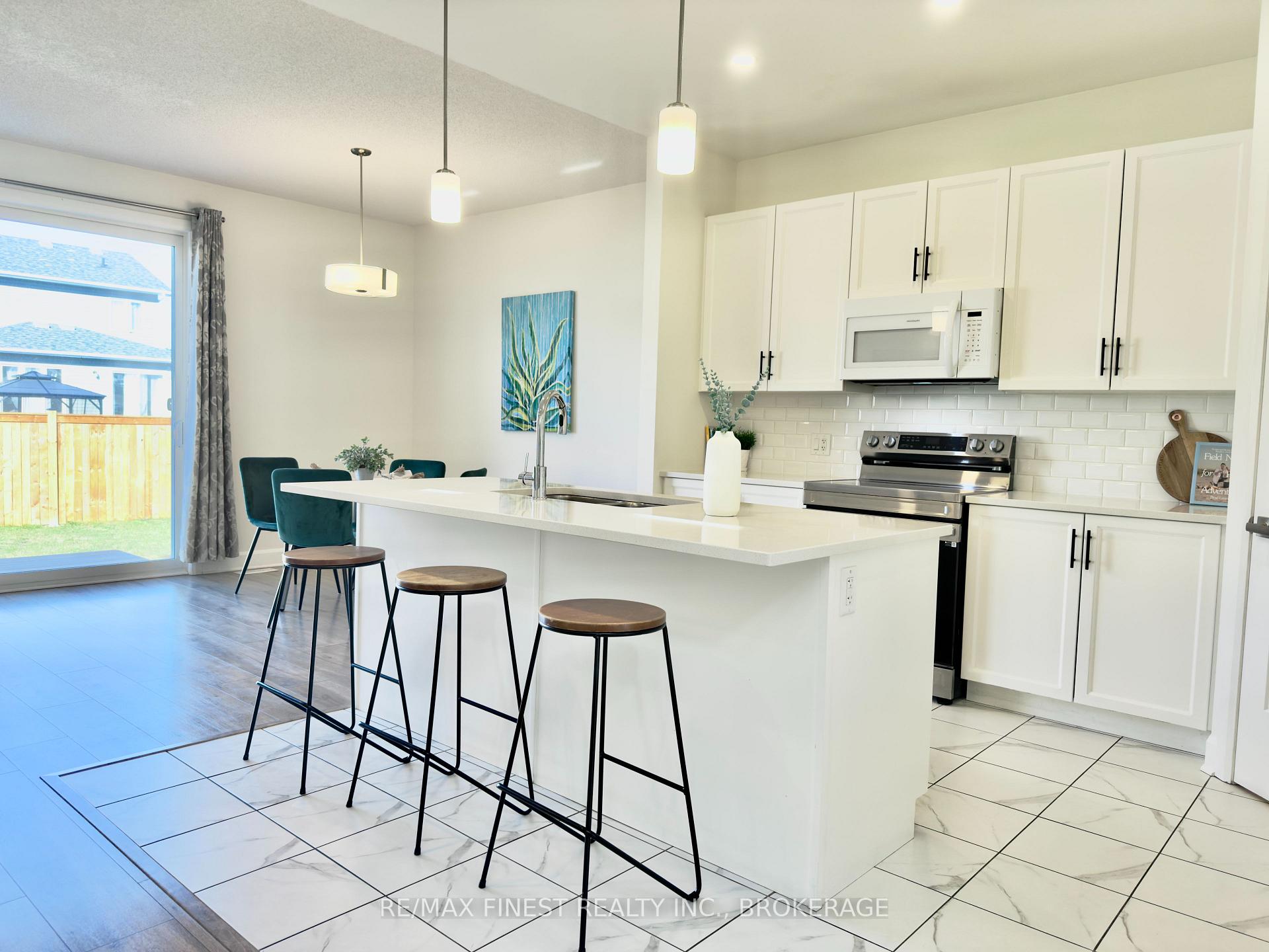 Photo 5 of 1391 Andersen Drive, Kingston, City Northwest — HOMEH