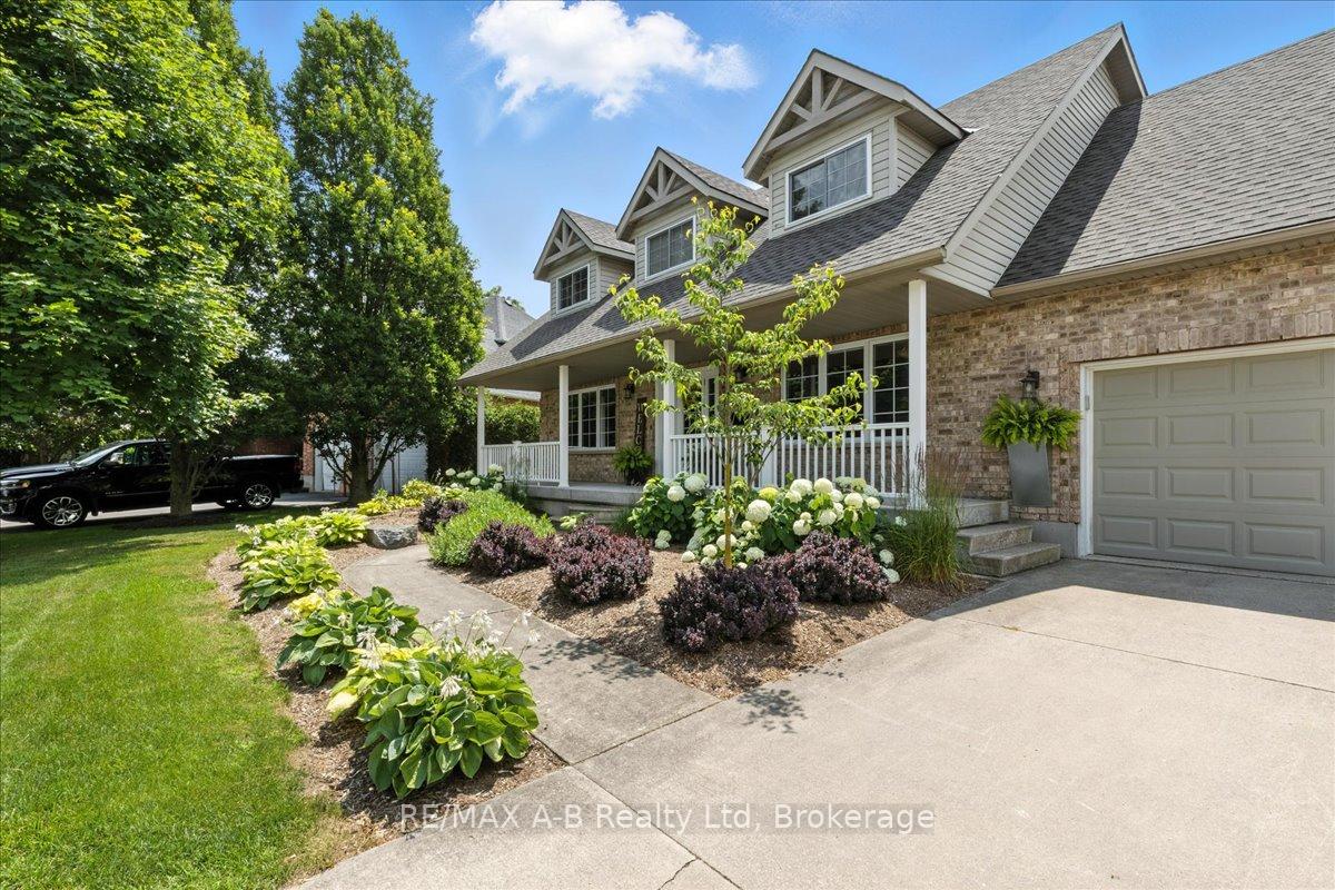Photo 4 of 214 Jordan Crescent, West Perth, Mitchell — HOMEH