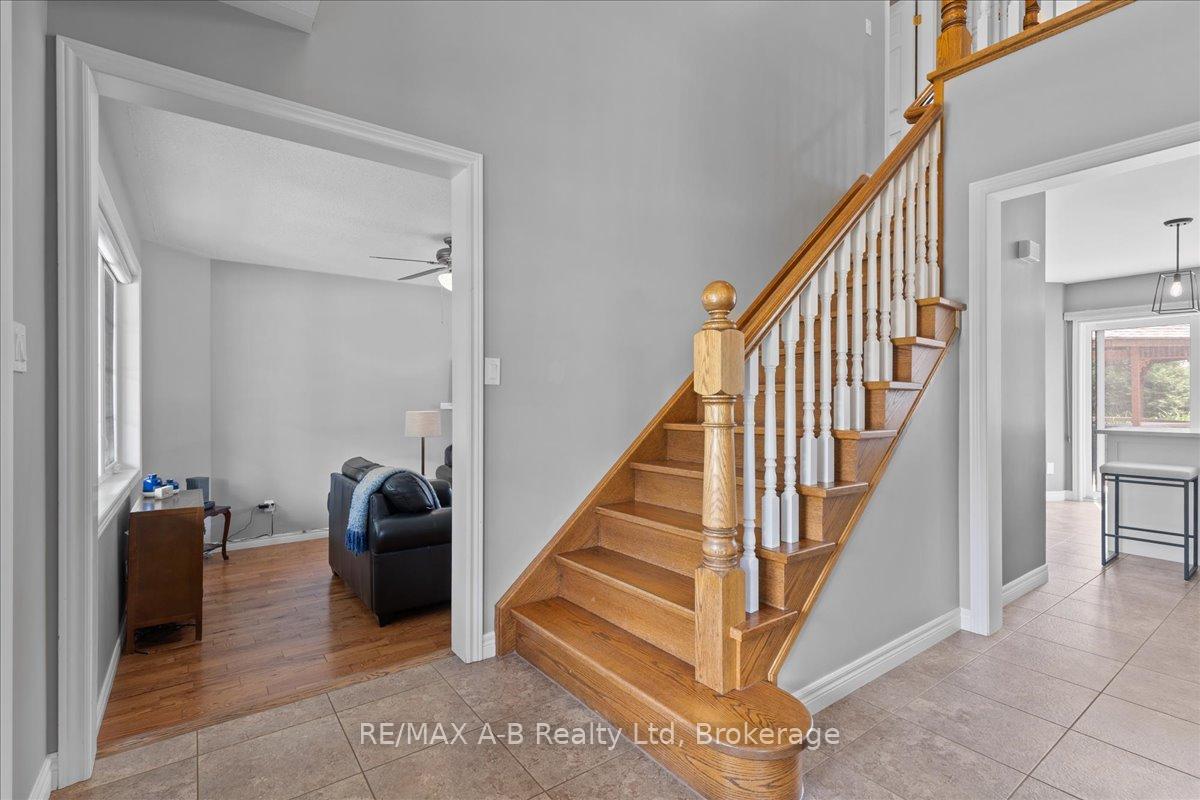 Photo 3 of 214 Jordan Crescent, West Perth, Mitchell — HOMEH