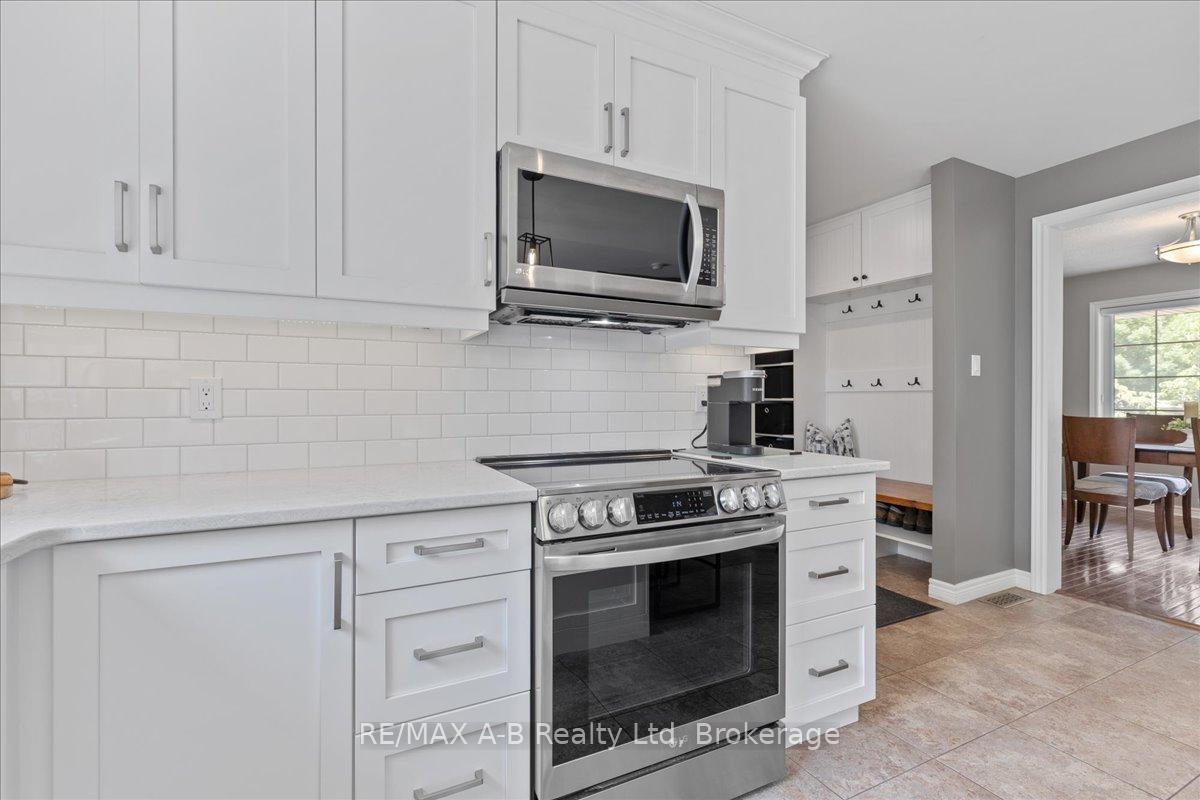 Photo 8 of 214 Jordan Crescent, West Perth, Mitchell — HOMEH