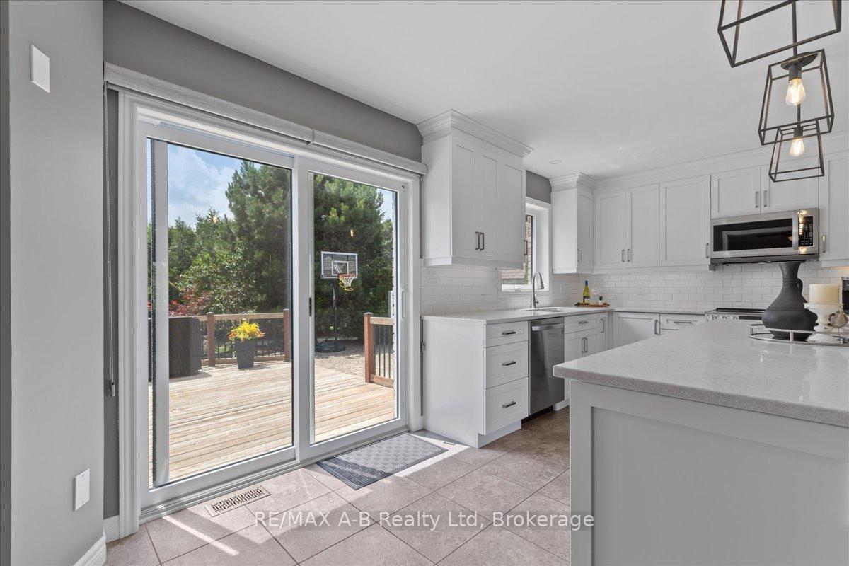 Photo 12 of 214 Jordan Crescent, West Perth, Mitchell — HOMEH