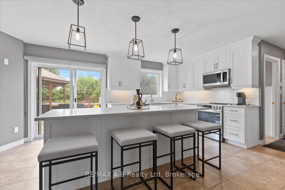 Photo 14 of 214 Jordan Crescent, West Perth, Mitchell — HOMEH