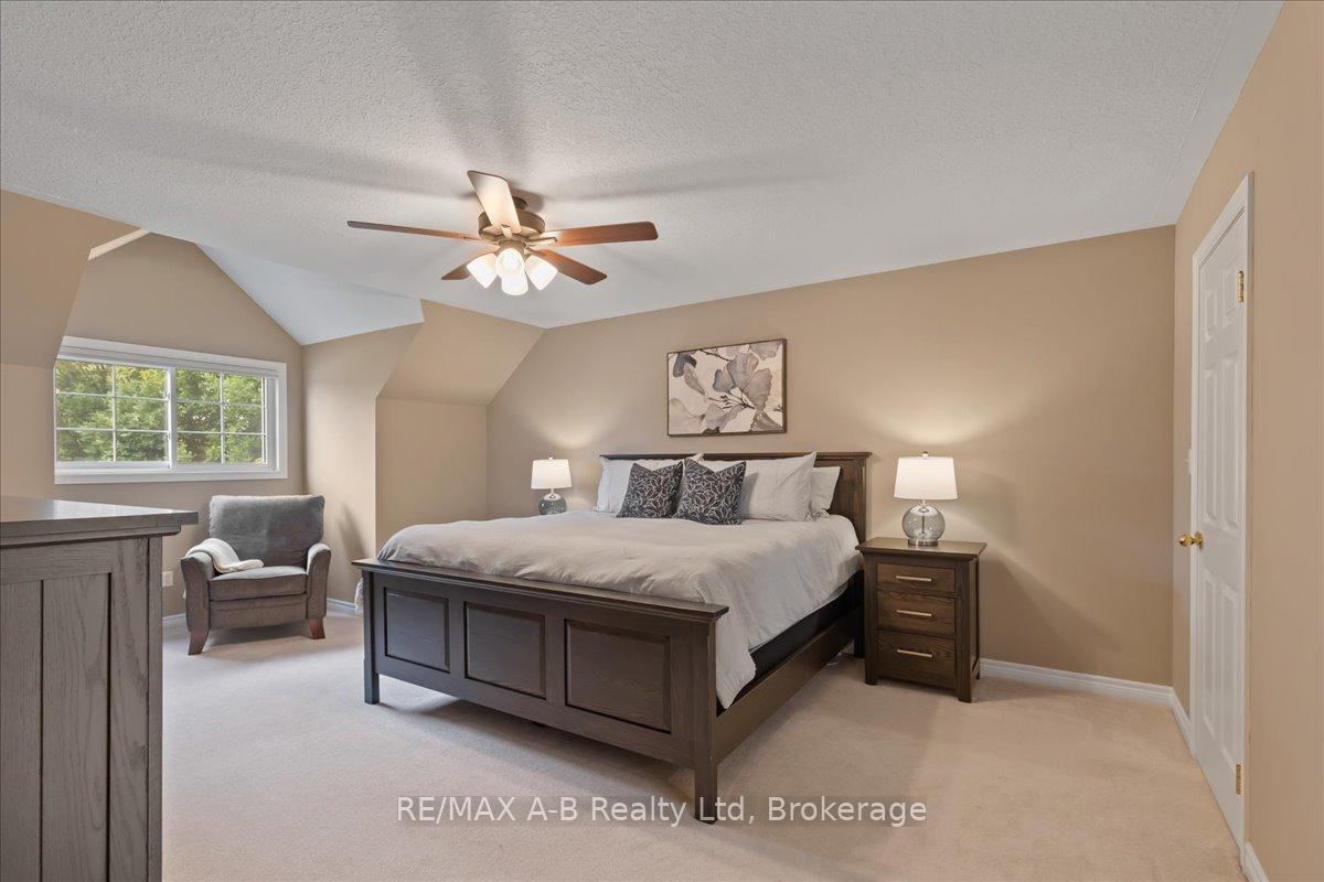 Photo 13 of 214 Jordan Crescent, West Perth, Mitchell — HOMEH