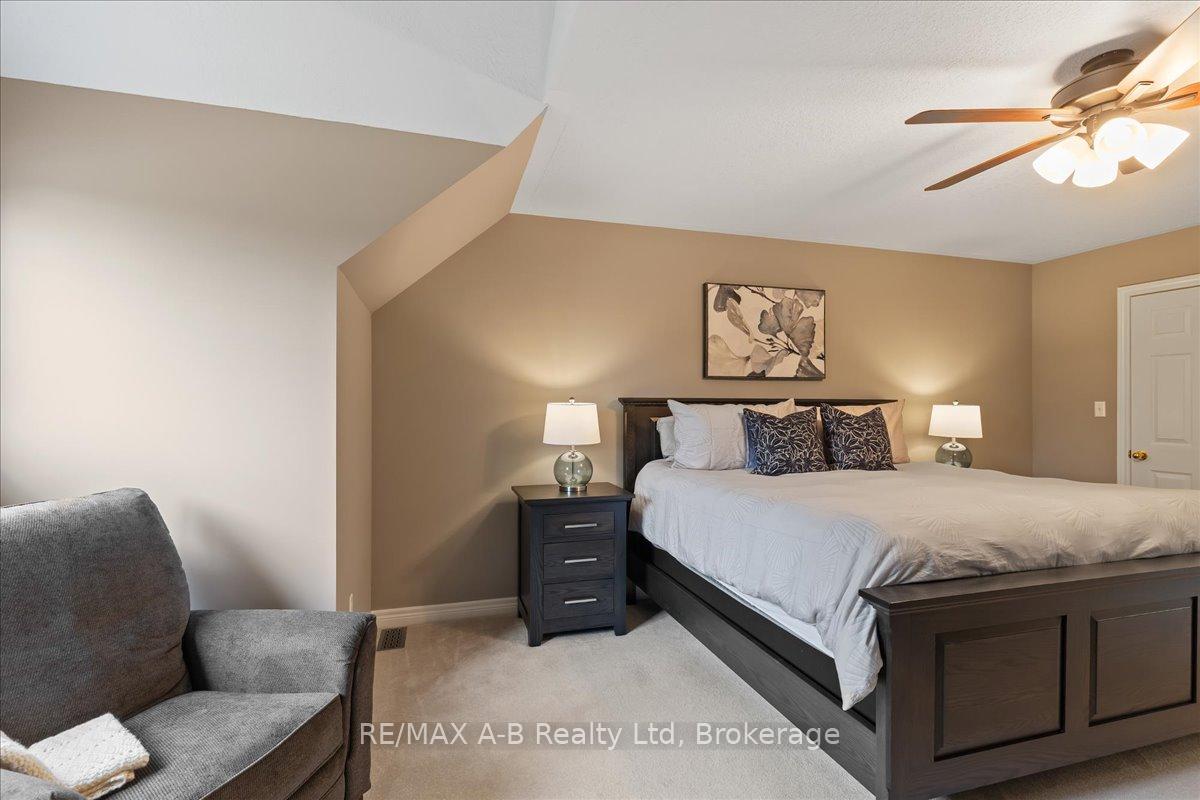 Photo 18 of 214 Jordan Crescent, West Perth, Mitchell — HOMEH