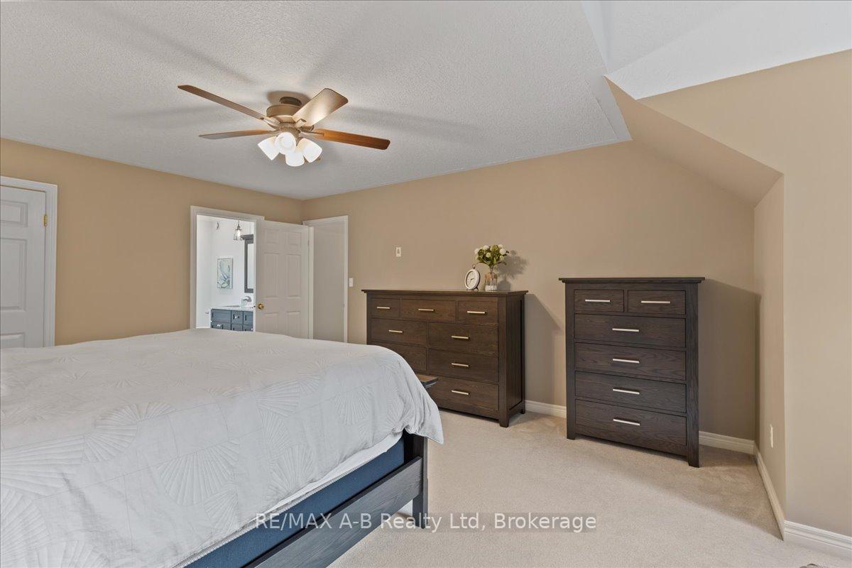 Photo 21 of 214 Jordan Crescent, West Perth, Mitchell — HOMEH