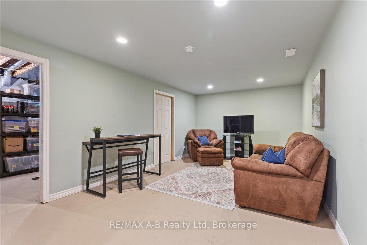 Photo 36 of 214 Jordan Crescent, West Perth, Mitchell — HOMEH