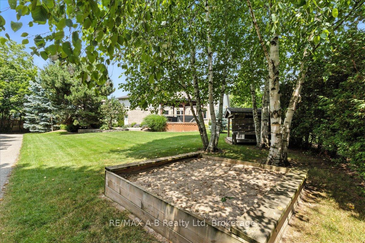 Photo 43 of 214 Jordan Crescent, West Perth, Mitchell — HOMEH