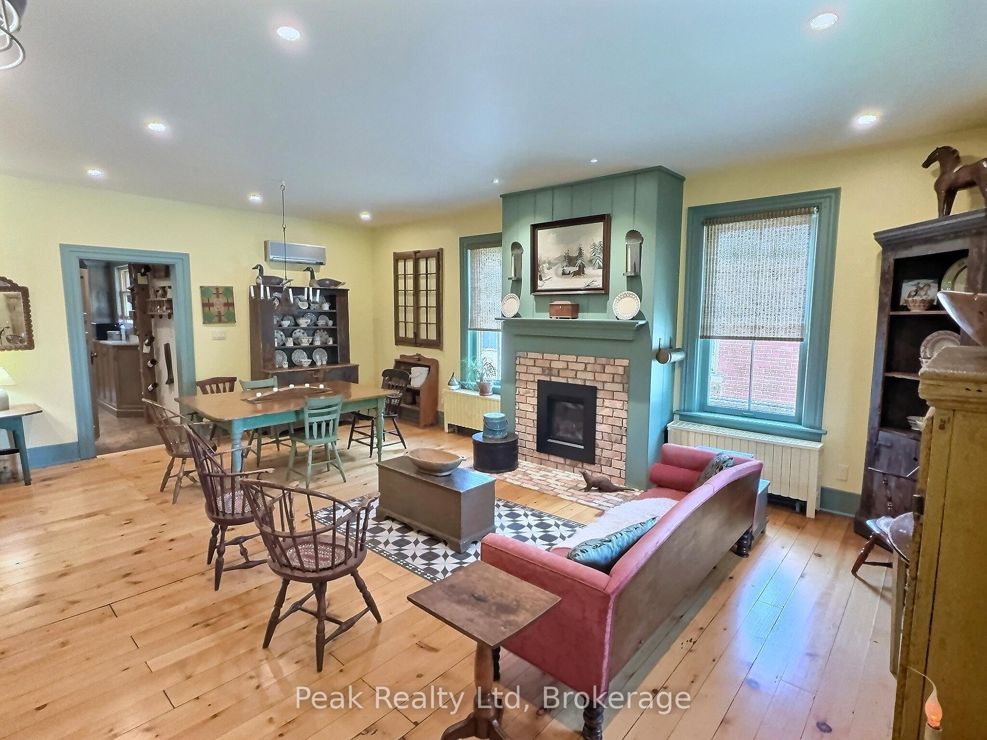 Photo 40 of 131 Douro Street, Stratford — HOMEH