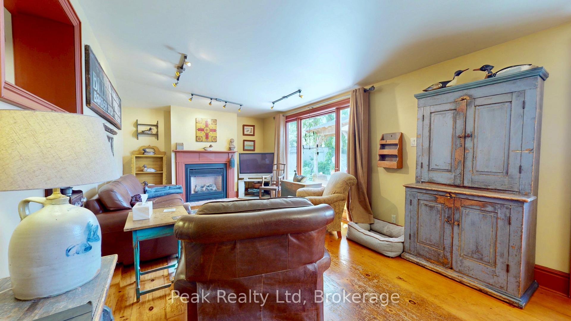 Photo 15 of 131 Douro Street, Stratford — HOMEH