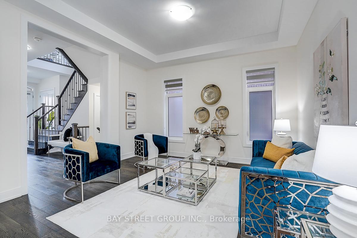 Photo 4 of 50 Botelho Circle W, Aurora, Bayview Southeast — HOMEH