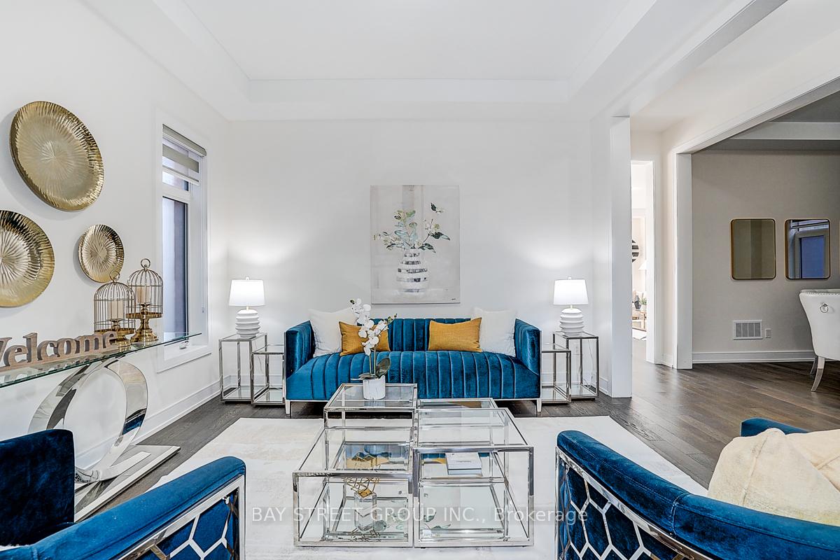 Photo 9 of 50 Botelho Circle W, Aurora, Bayview Southeast — HOMEH