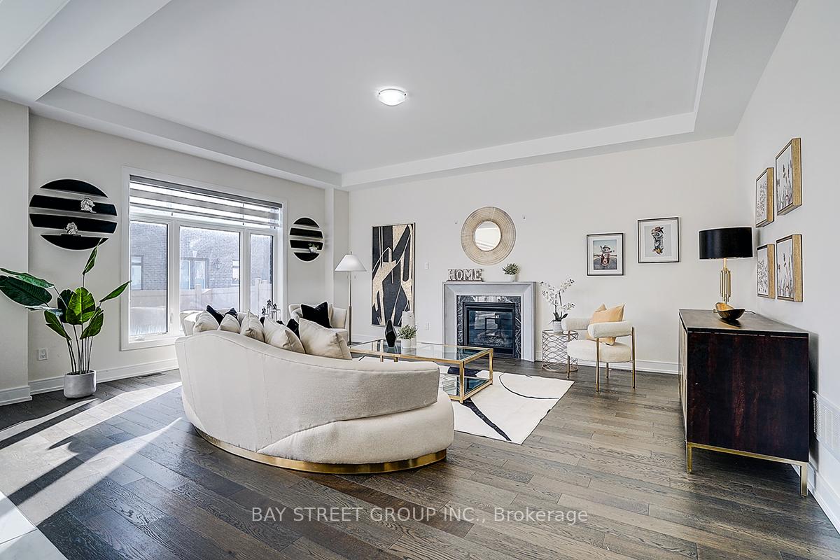 Photo 12 of 50 Botelho Circle W, Aurora, Bayview Southeast — HOMEH