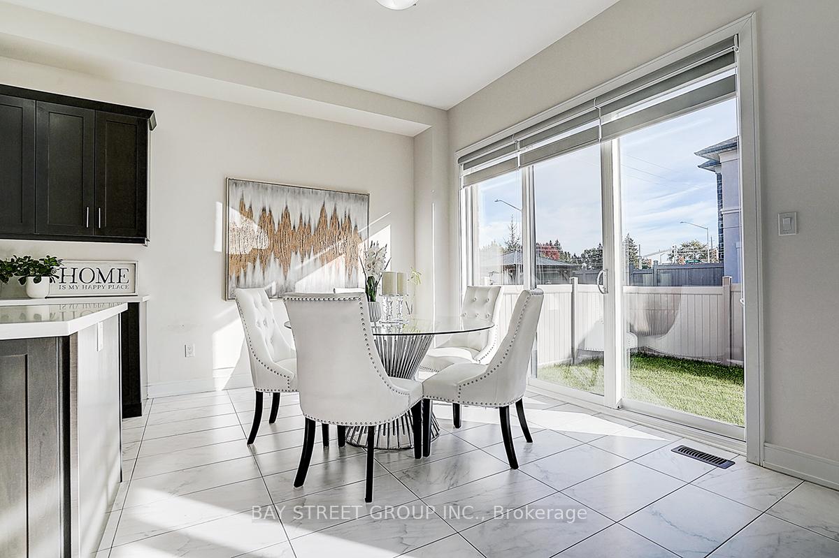 Photo 19 of 50 Botelho Circle W, Aurora, Bayview Southeast — HOMEH