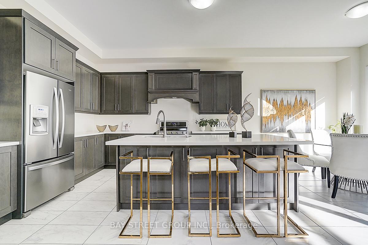 Photo 20 of 50 Botelho Circle W, Aurora, Bayview Southeast — HOMEH