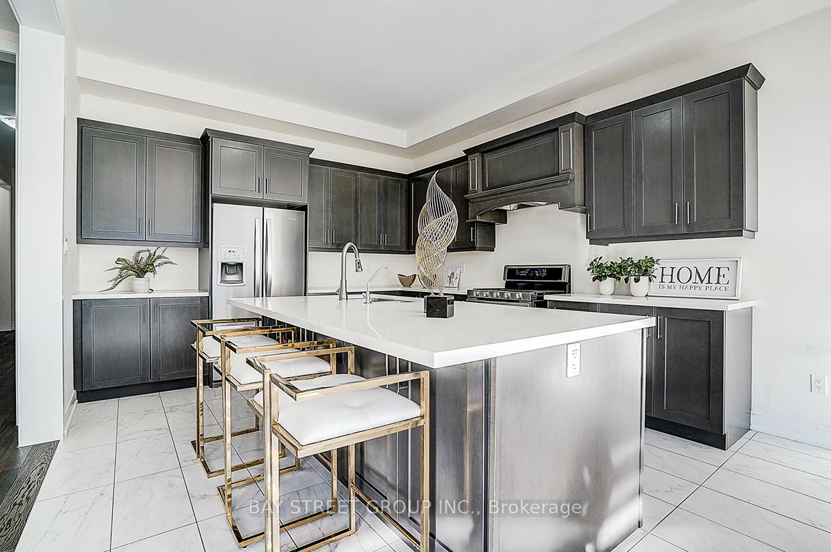 Photo 17 of 50 Botelho Circle W, Aurora, Bayview Southeast — HOMEH