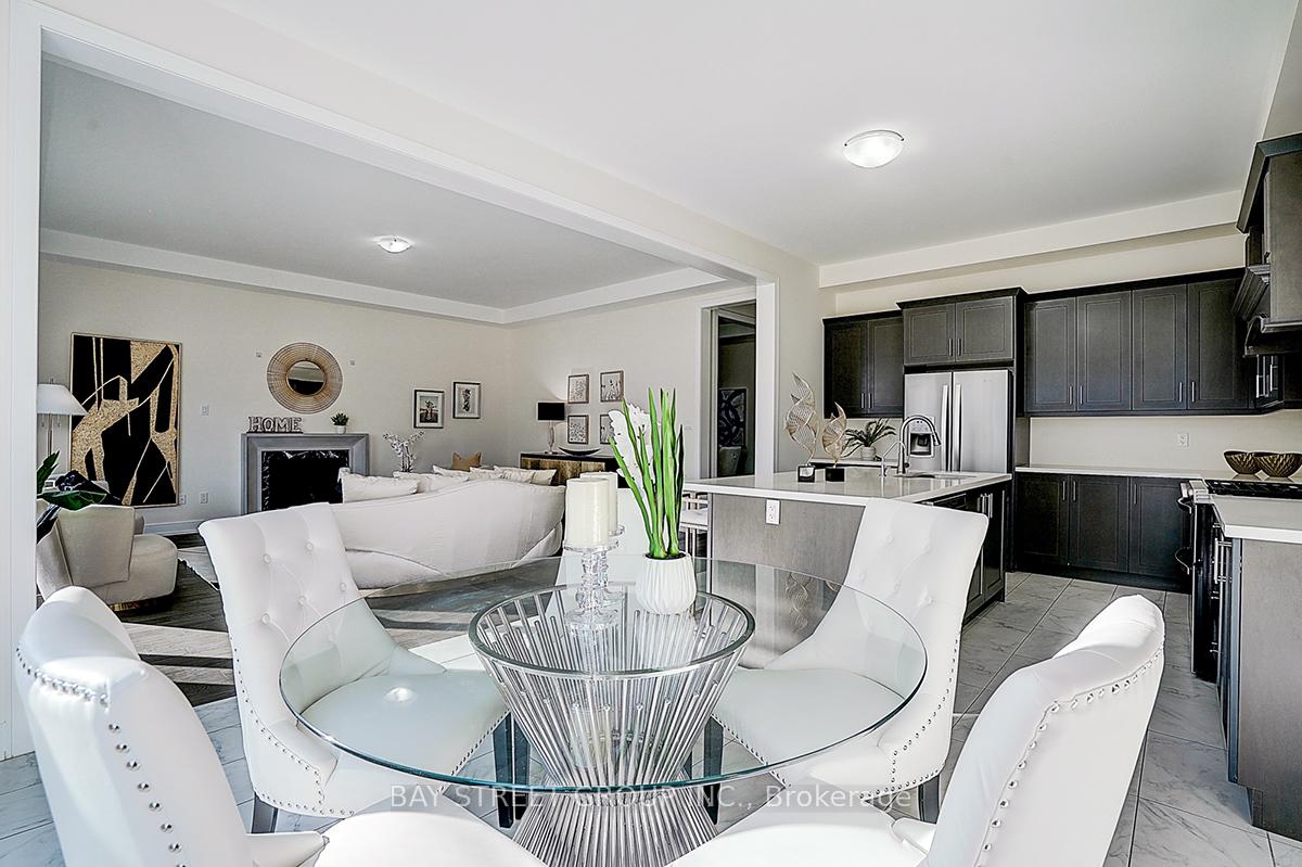 Photo 15 of 50 Botelho Circle W, Aurora, Bayview Southeast — HOMEH