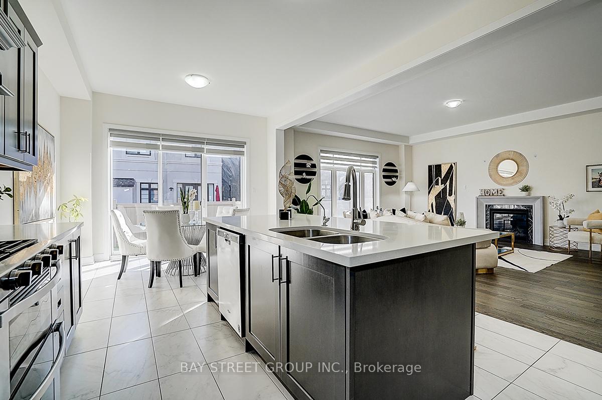 Photo 26 of 50 Botelho Circle W, Aurora, Bayview Southeast — HOMEH