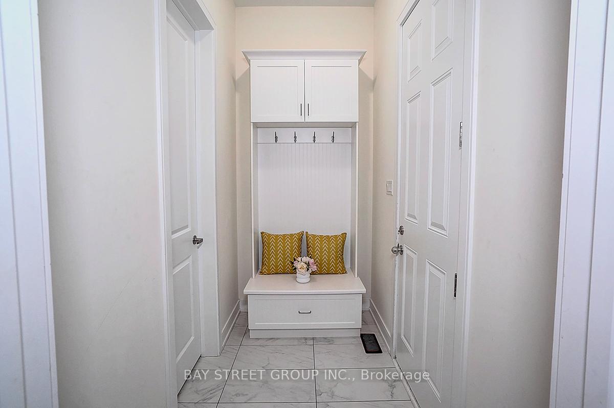 Photo 35 of 50 Botelho Circle W, Aurora, Bayview Southeast — HOMEH
