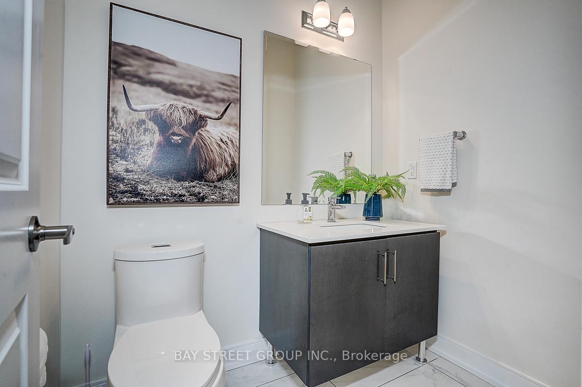 Photo 38 of 50 Botelho Circle W, Aurora, Bayview Southeast — HOMEH