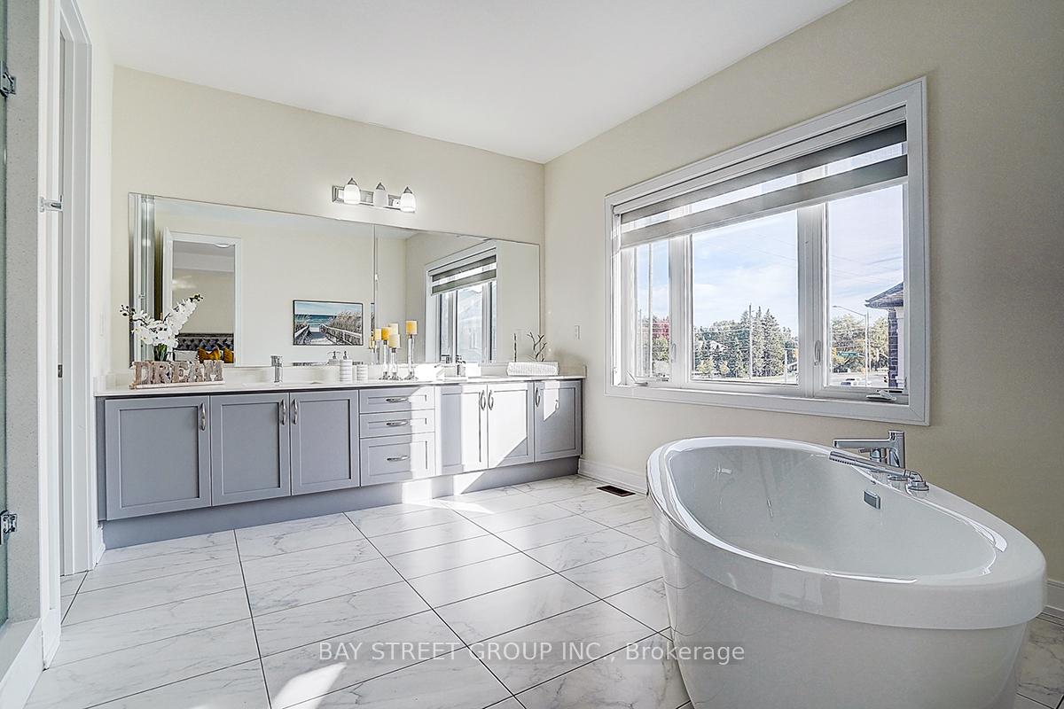 Photo 24 of 50 Botelho Circle W, Aurora, Bayview Southeast — HOMEH