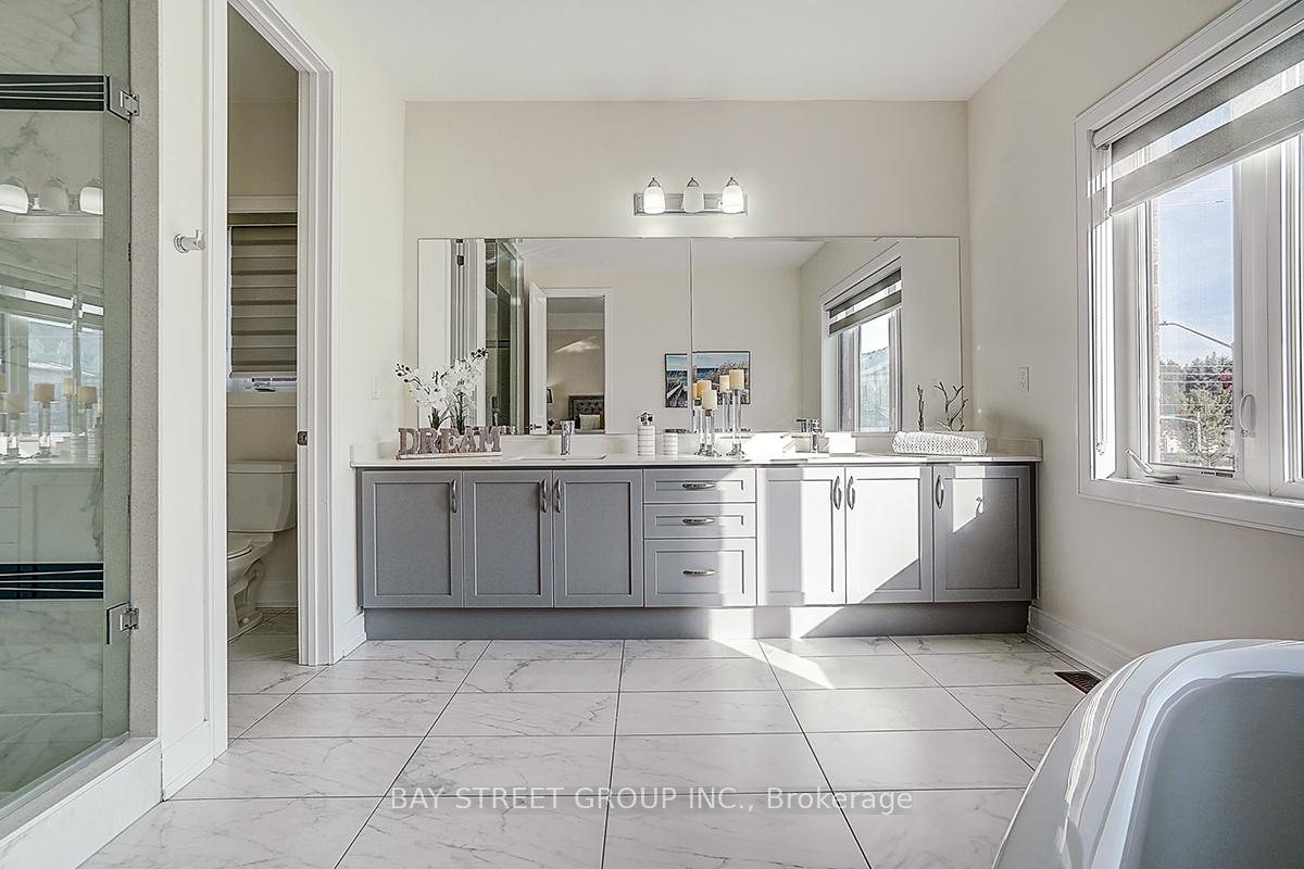 Photo 31 of 50 Botelho Circle W, Aurora, Bayview Southeast — HOMEH