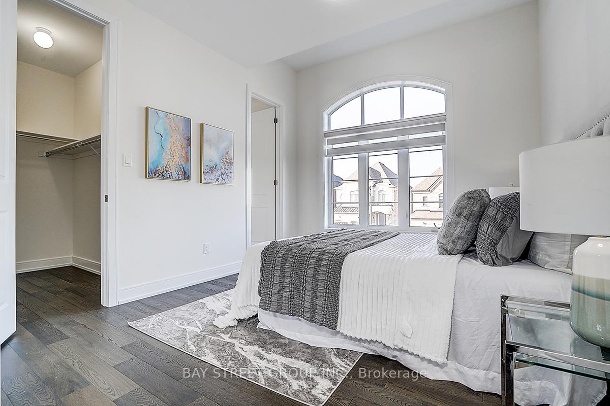 Photo 32 of 50 Botelho Circle W, Aurora, Bayview Southeast — HOMEH