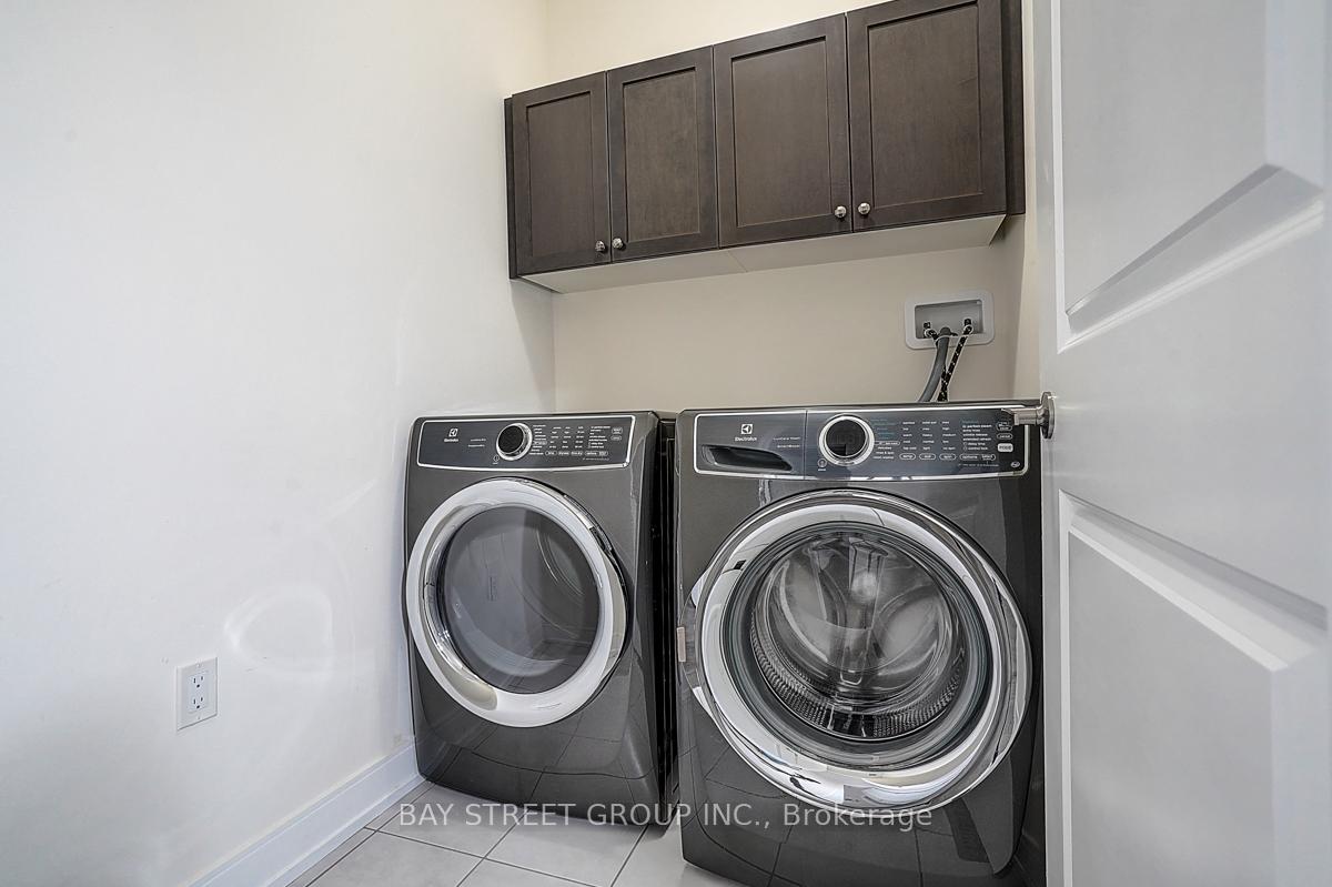 Photo 43 of 50 Botelho Circle W, Aurora, Bayview Southeast — HOMEH