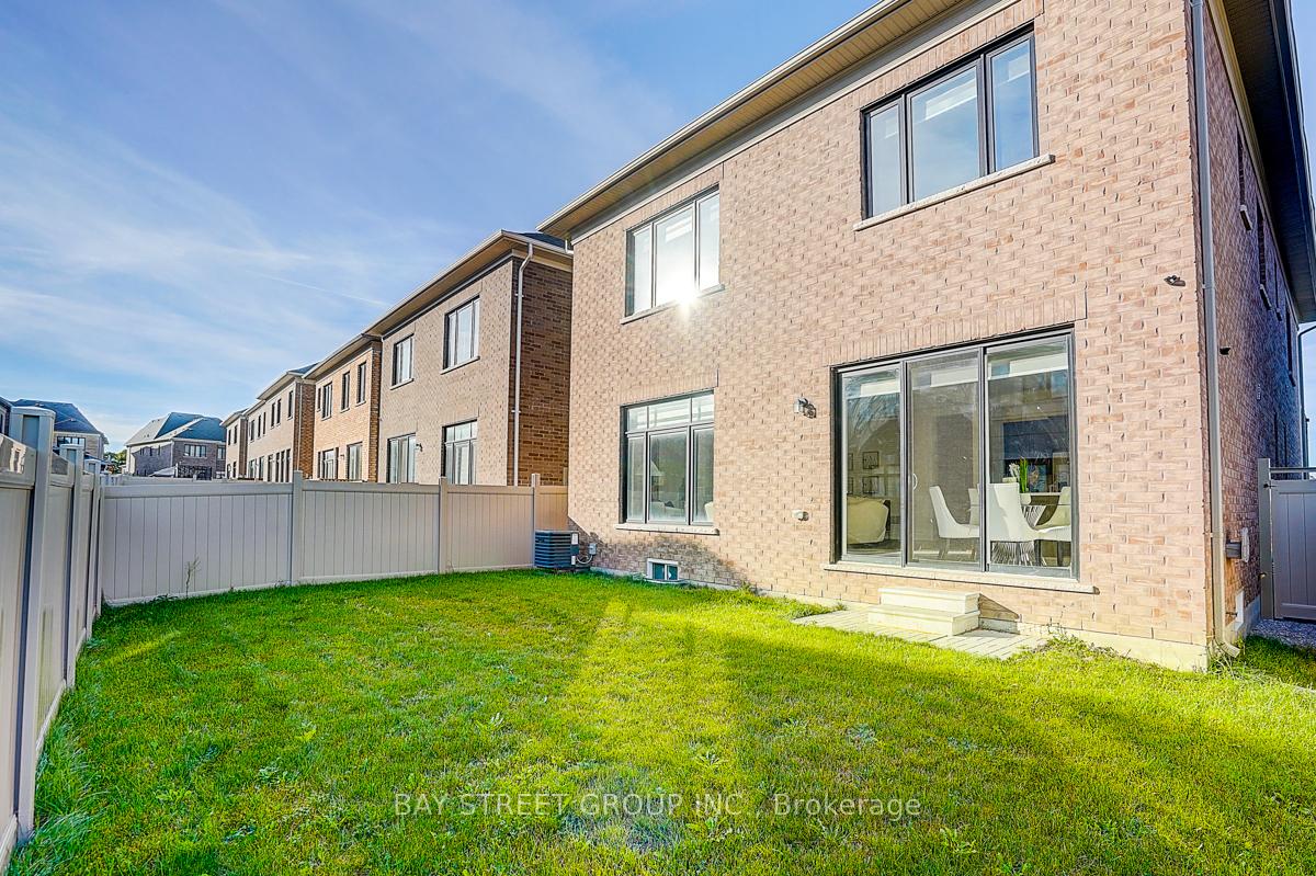 Photo 42 of 50 Botelho Circle W, Aurora, Bayview Southeast — HOMEH