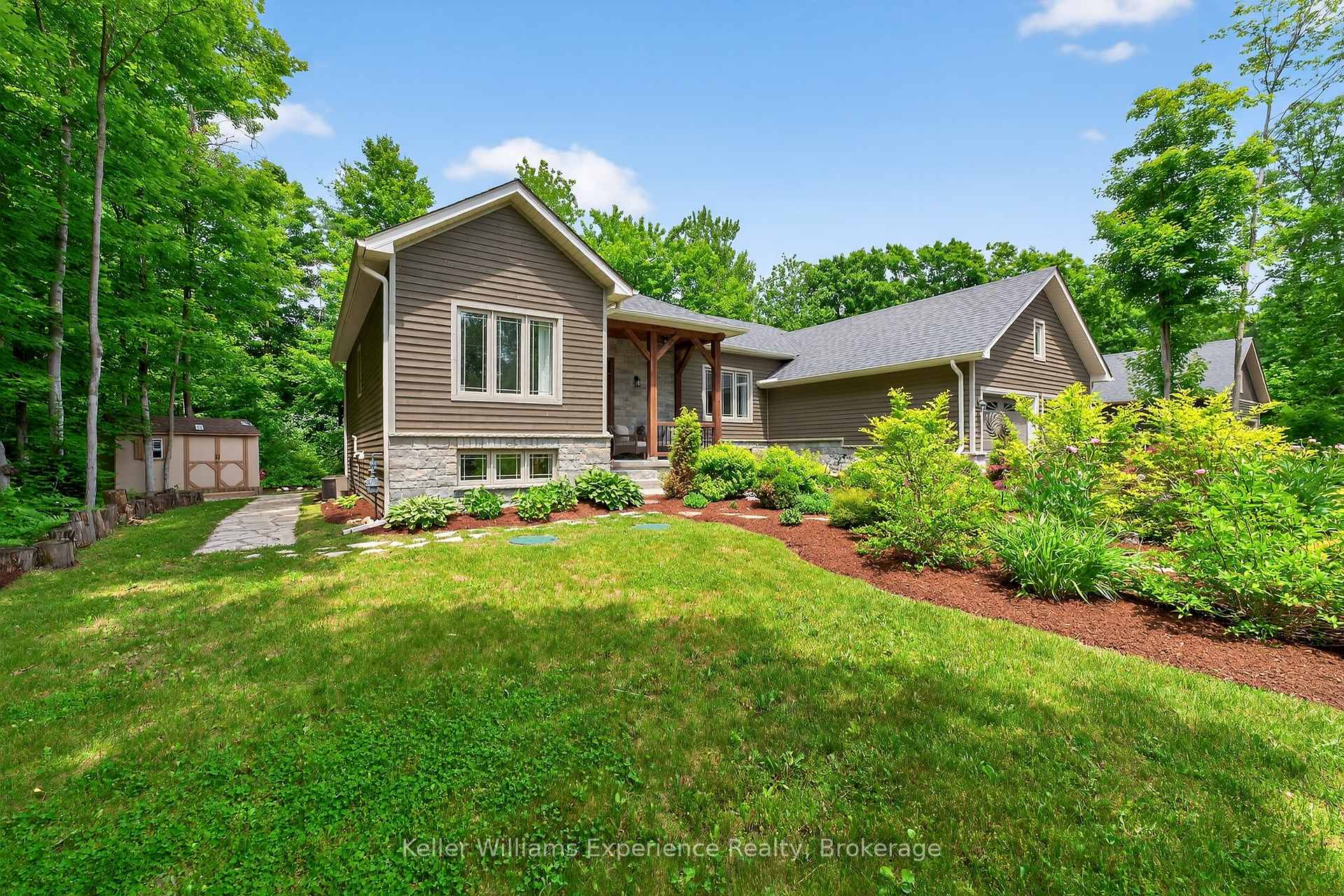 Photo 4 of 32 Pinecone Avenue, Tiny, Rural Tiny — HOMEH