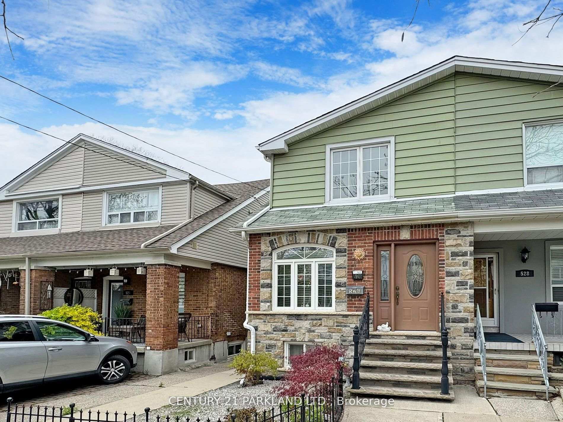 Photo 2 of 526 Milverton Boulevard, Toronto, Danforth — HOMEH